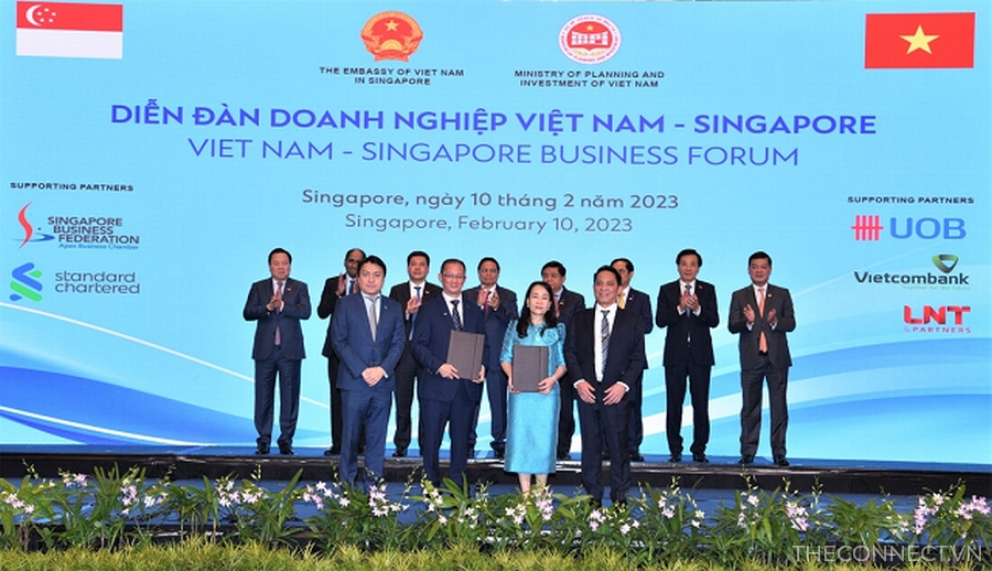 Buoi ky ket hop tac tai Singapore voi Khang Dien